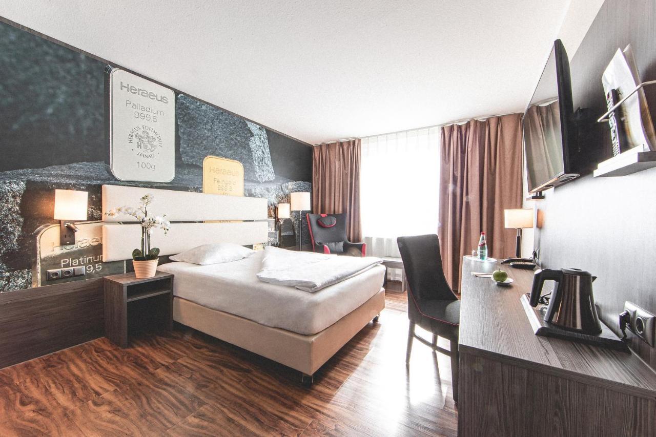 Plaza Hotel Hanau Esterno foto