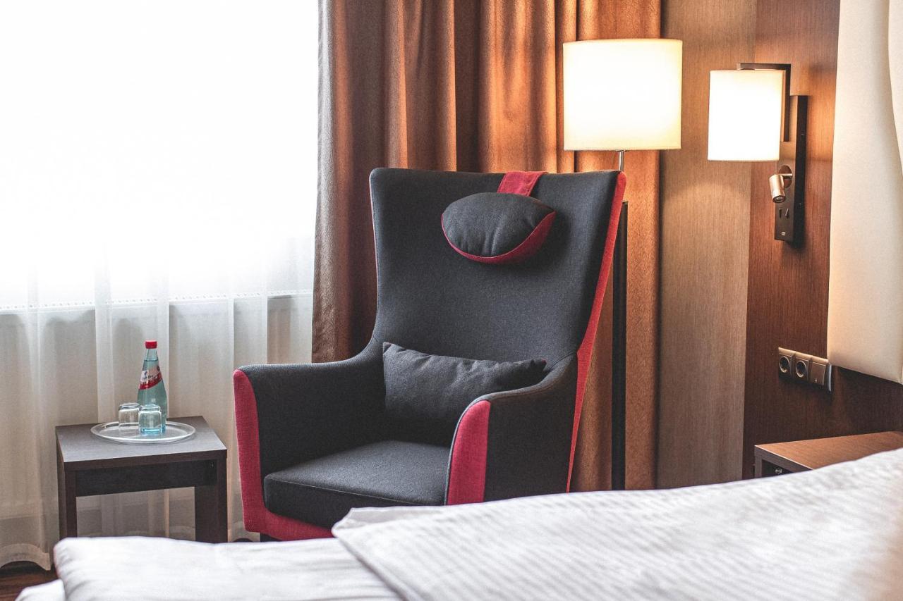 Plaza Hotel Hanau Esterno foto